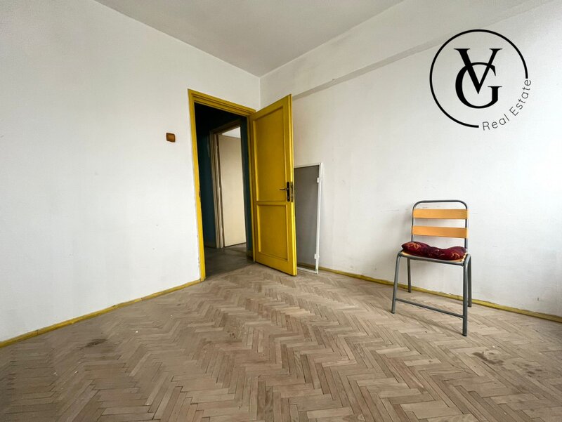 Metrou Titan, Bloc Potcoava, apartament 3 camere.