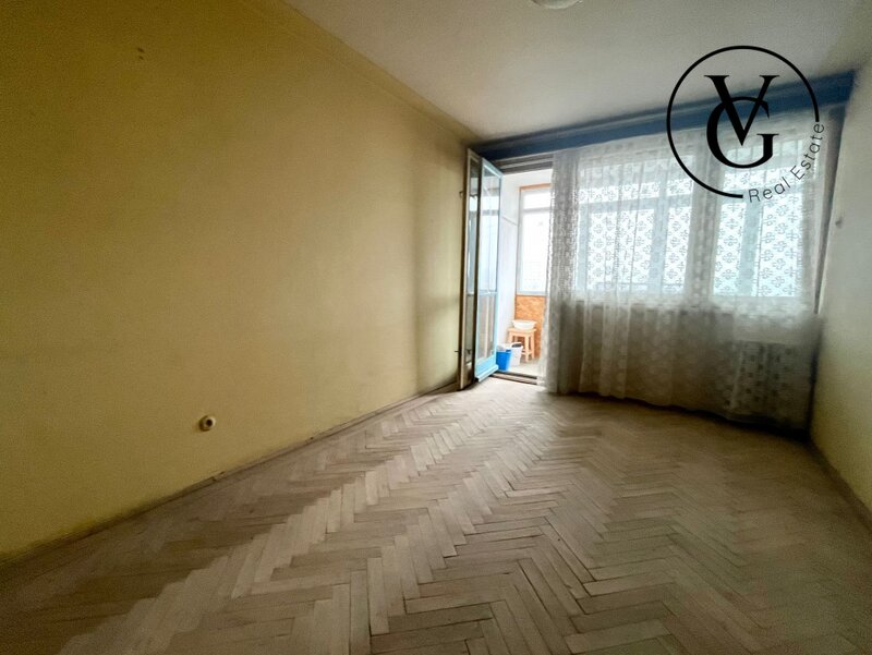 Metrou Titan, Bloc Potcoava, apartament 3 camere.