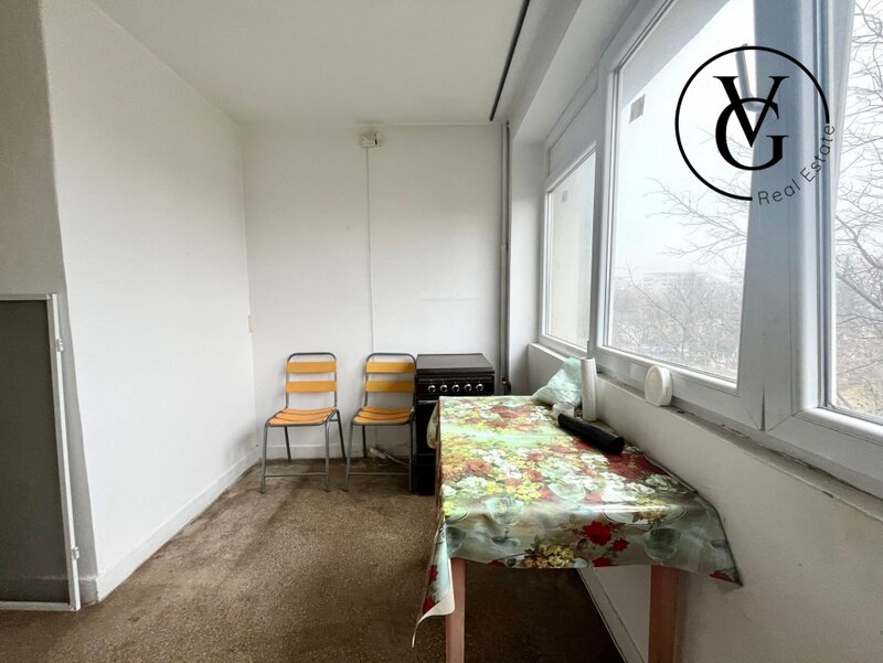 Metrou Titan, Bloc Potcoava, apartament 3 camere.