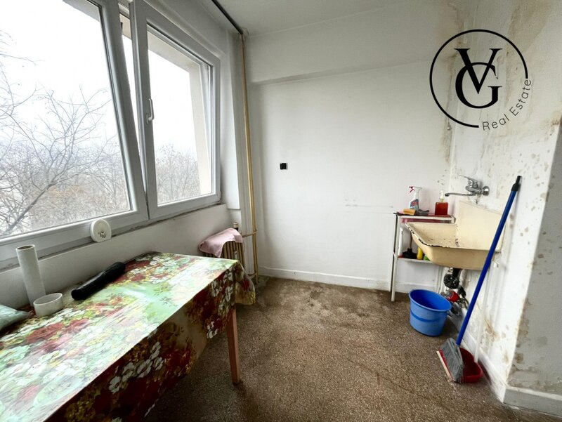 Metrou Titan, Bloc Potcoava, apartament 3 camere.