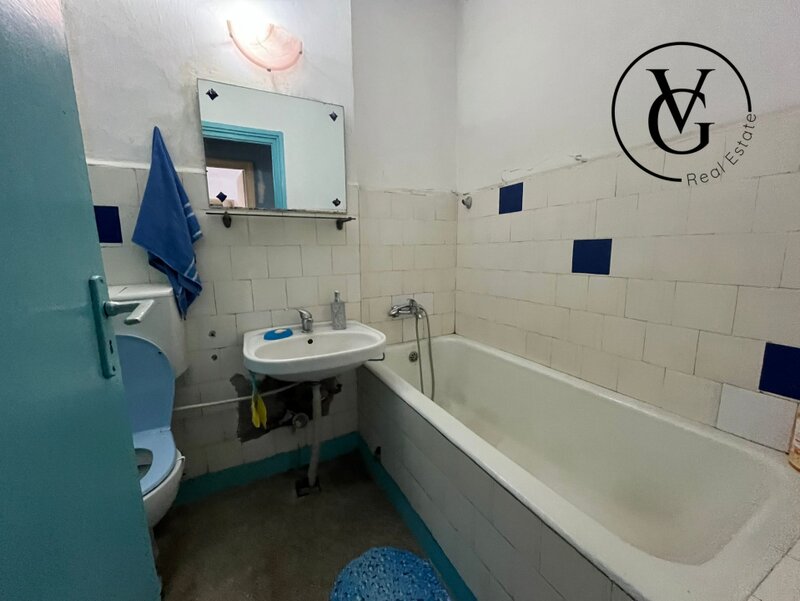 Metrou Titan, Bloc Potcoava, apartament 3 camere.