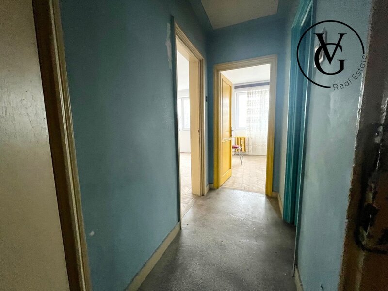 Metrou Titan, Bloc Potcoava, apartament 3 camere.