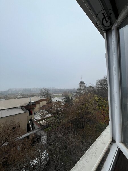 Metrou Titan, Bloc Potcoava, apartament 3 camere.